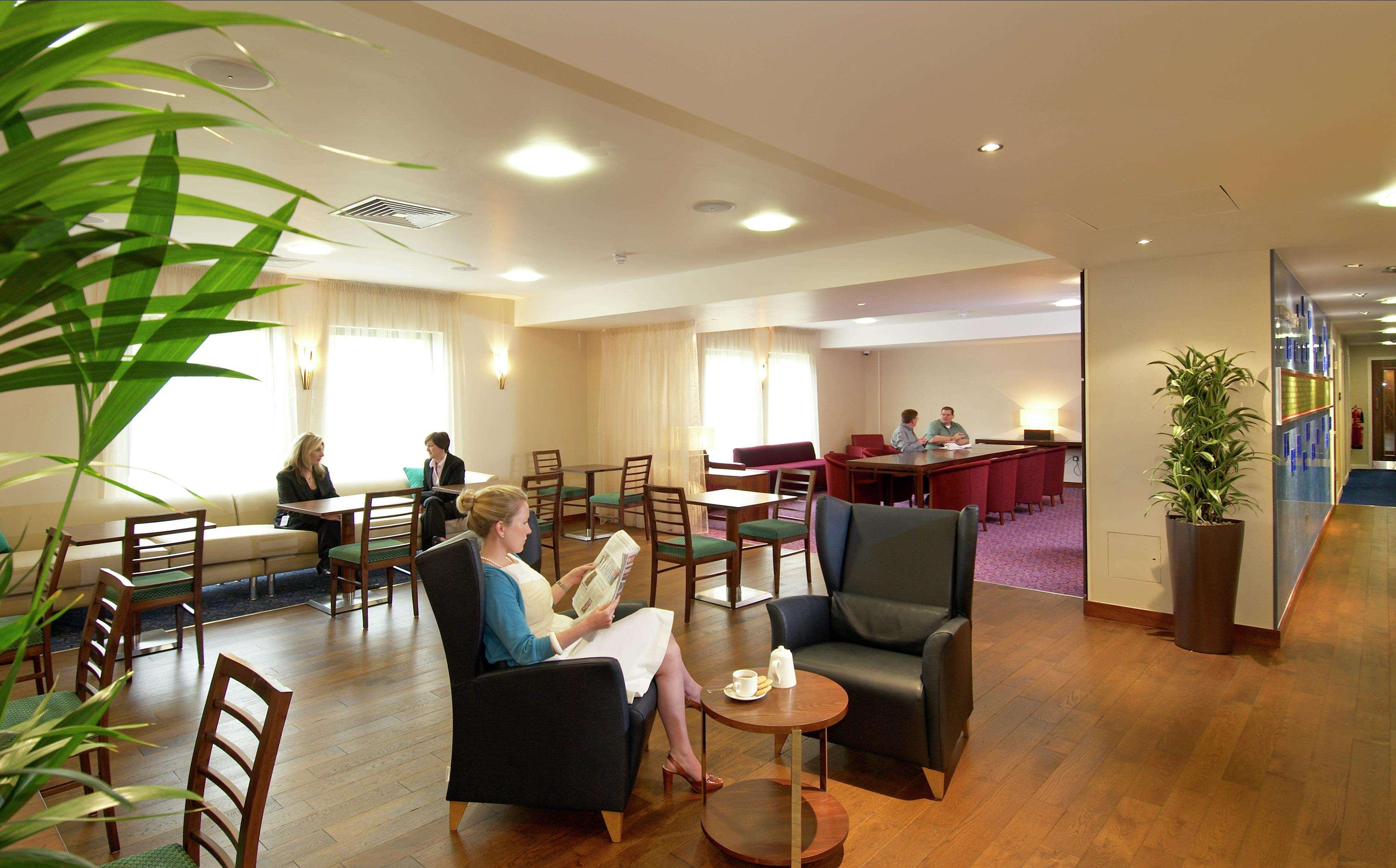 Hampton By Hilton Corby Hotel Eksteriør billede