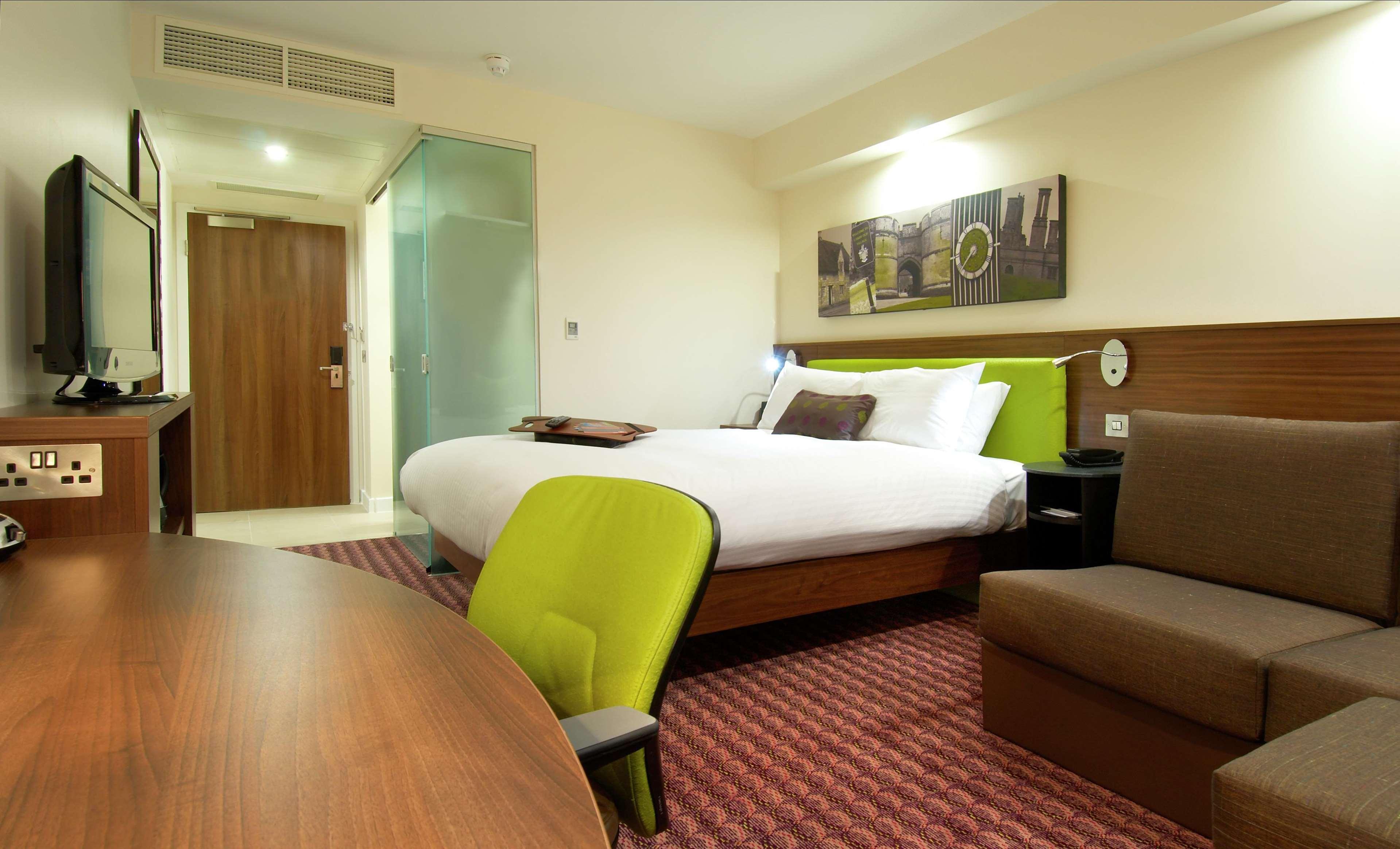 Hampton By Hilton Corby Hotel Værelse billede