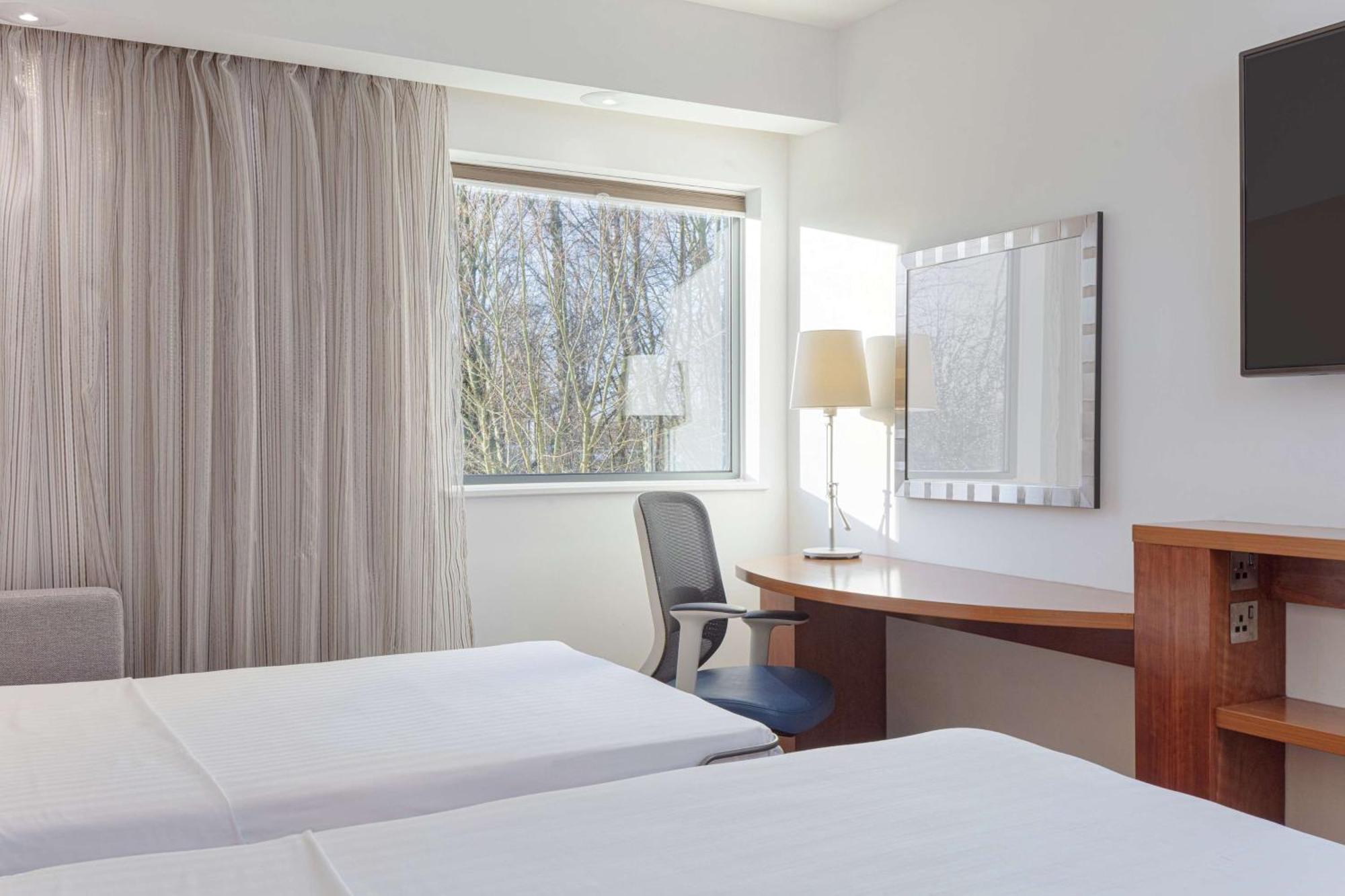 Hampton By Hilton Corby Hotel Eksteriør billede