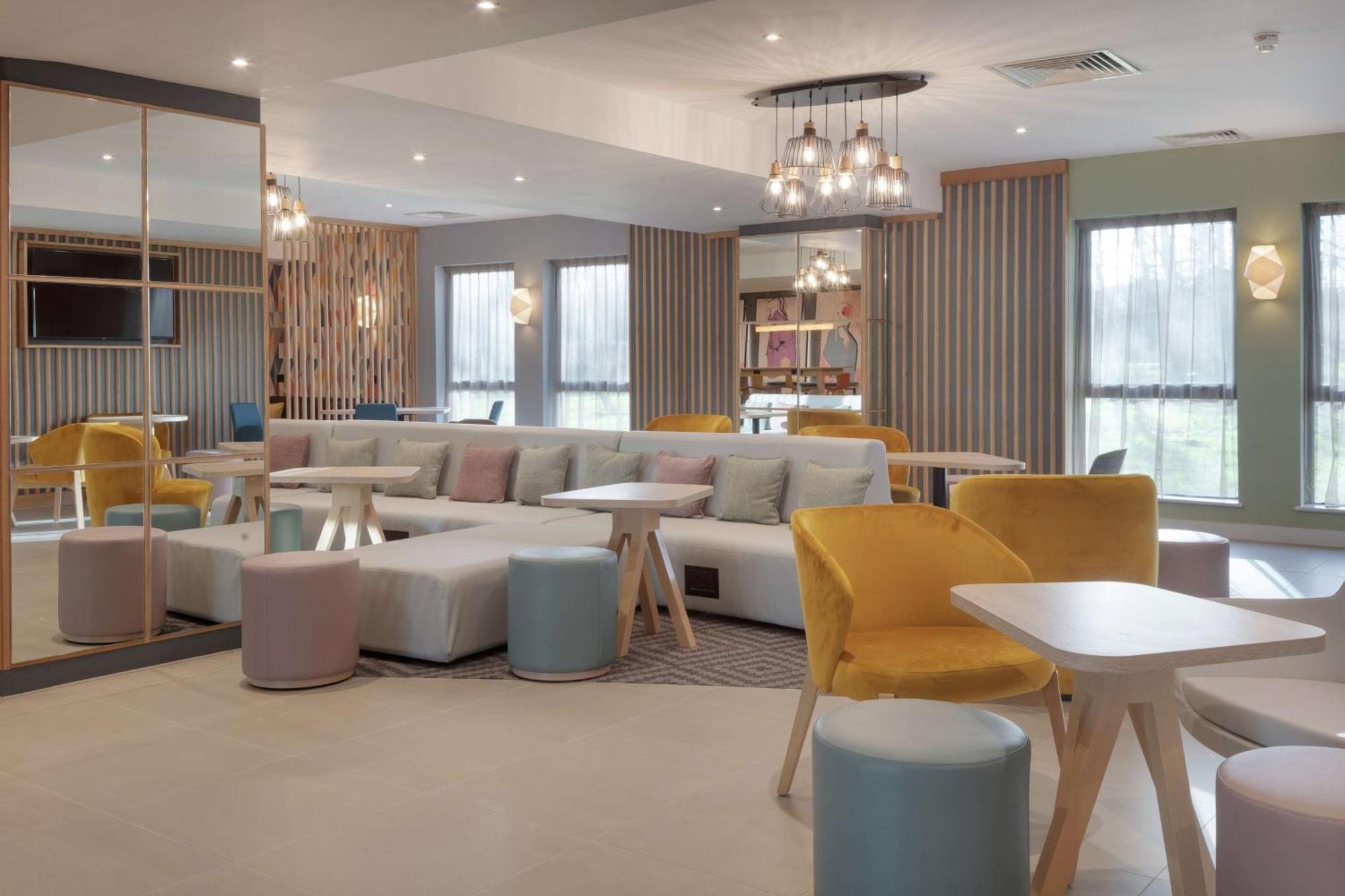 Hampton By Hilton Corby Hotel Eksteriør billede